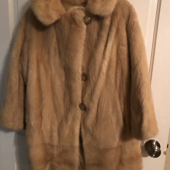 Vintage Miller’s Fur Salon Mink Coat - Picture 6 of 10